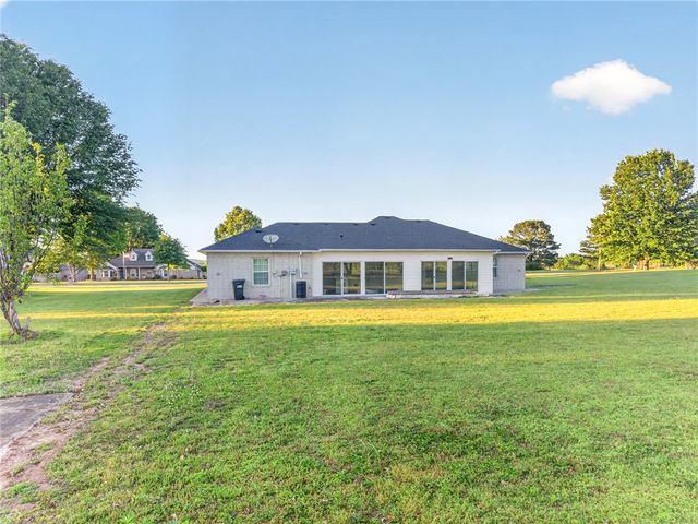 1712 Broaddrick Lane, Van Buren, AR 72956
