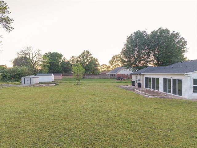 1712 Broaddrick Lane, Van Buren, AR 72956
