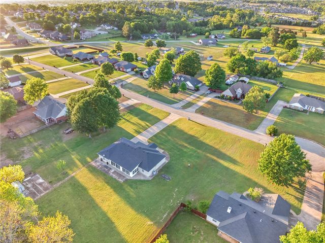 1712 Broaddrick Lane, Van Buren, AR 72956