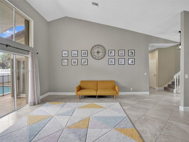 4077 NW 83rd Ln, Coral Springs, FL 33065