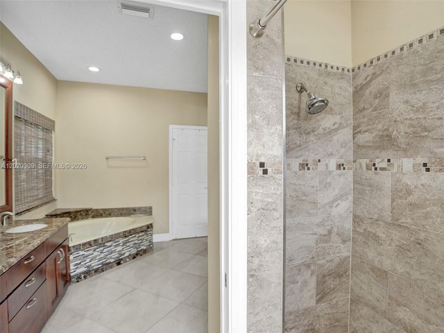 4077 NW 83rd Ln, Coral Springs, FL 33065
