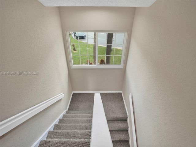 4077 NW 83rd Ln, Coral Springs, FL 33065