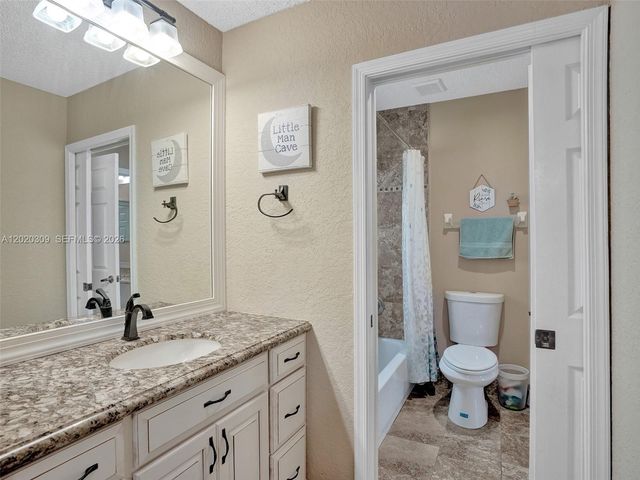 4077 NW 83rd Ln, Coral Springs, FL 33065