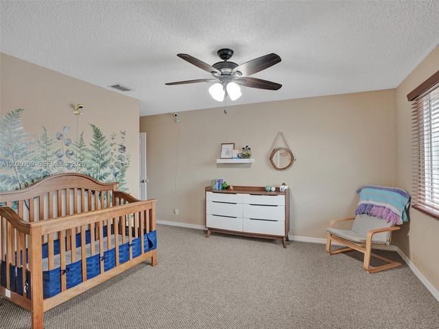 4077 NW 83rd Ln, Coral Springs, FL 33065