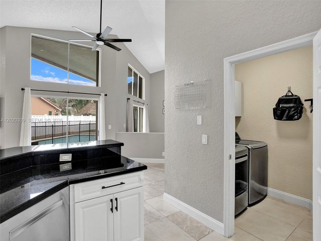 4077 NW 83rd Ln, Coral Springs, FL 33065