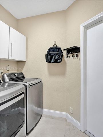4077 NW 83rd Ln, Coral Springs, FL 33065
