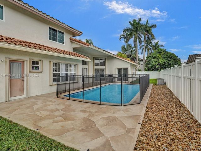4077 NW 83rd Ln, Coral Springs, FL 33065