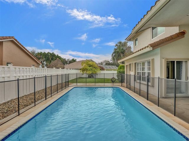 4077 NW 83rd Ln, Coral Springs, FL 33065
