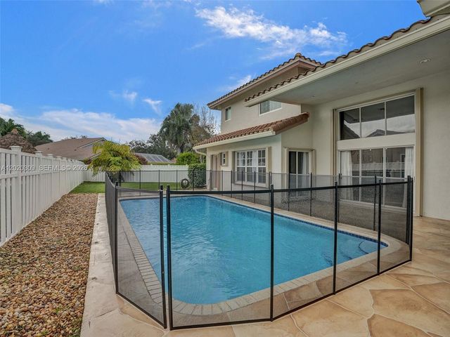 4077 NW 83rd Ln, Coral Springs, FL 33065