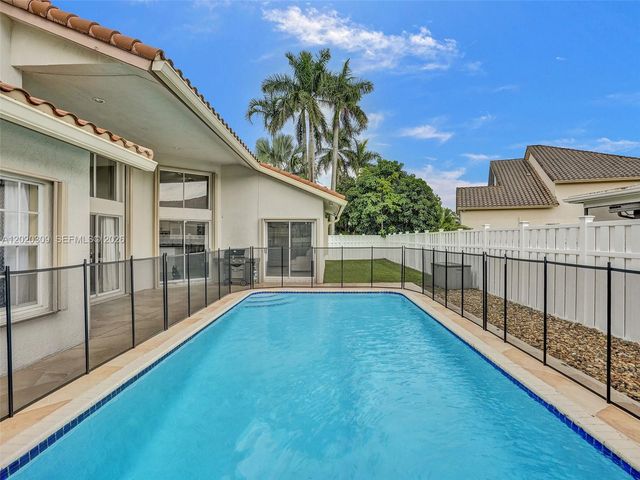 4077 NW 83rd Ln, Coral Springs, FL 33065