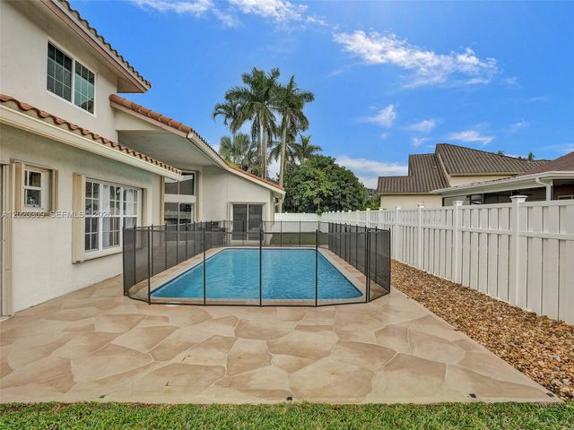 4077 NW 83rd Ln, Coral Springs, FL 33065