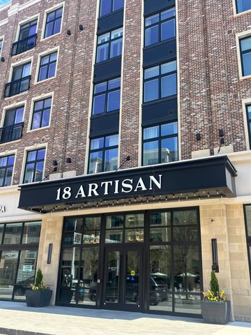 18 Artisan Dr Unit 404, Salem, NH 03079