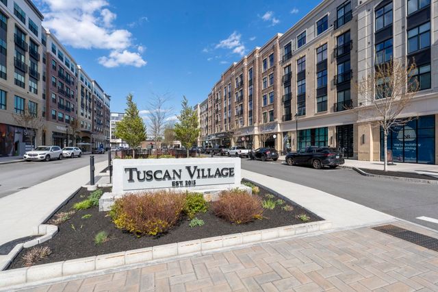 18 Artisan Dr Unit 404, Salem, NH 03079