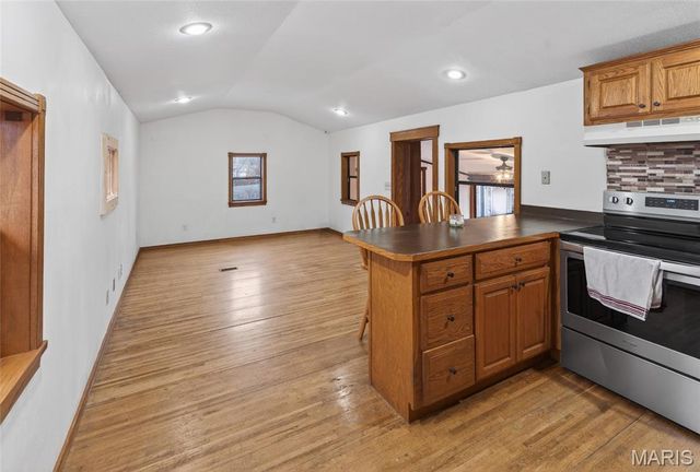 301 Little Dogwood Lake Road, Burfordville, MO 63739