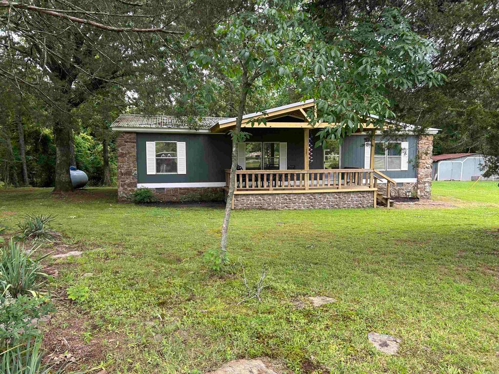 707 Resort Rd, Higden, AR 72067