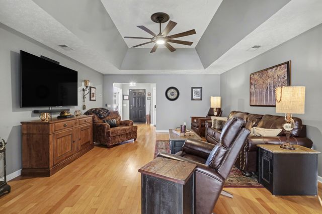 104 Carter Grove Ct, Lebanon, TN 37087