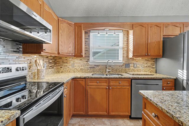 104 Carter Grove Ct, Lebanon, TN 37087