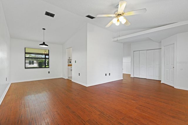 6346 SILVER OAKS DRIVE, Zephyrhills, FL 33542