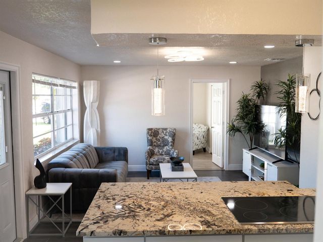 702 SW 1st Street, Delray Beach, FL 33444