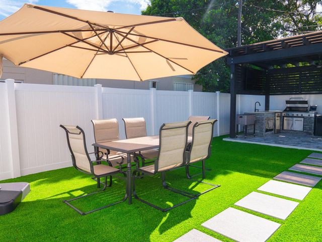 702 SW 1st Street, Delray Beach, FL 33444