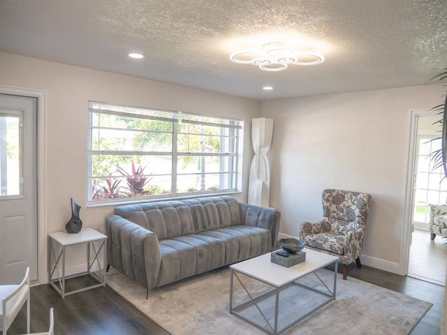 702 SW 1st Street, Delray Beach, FL 33444