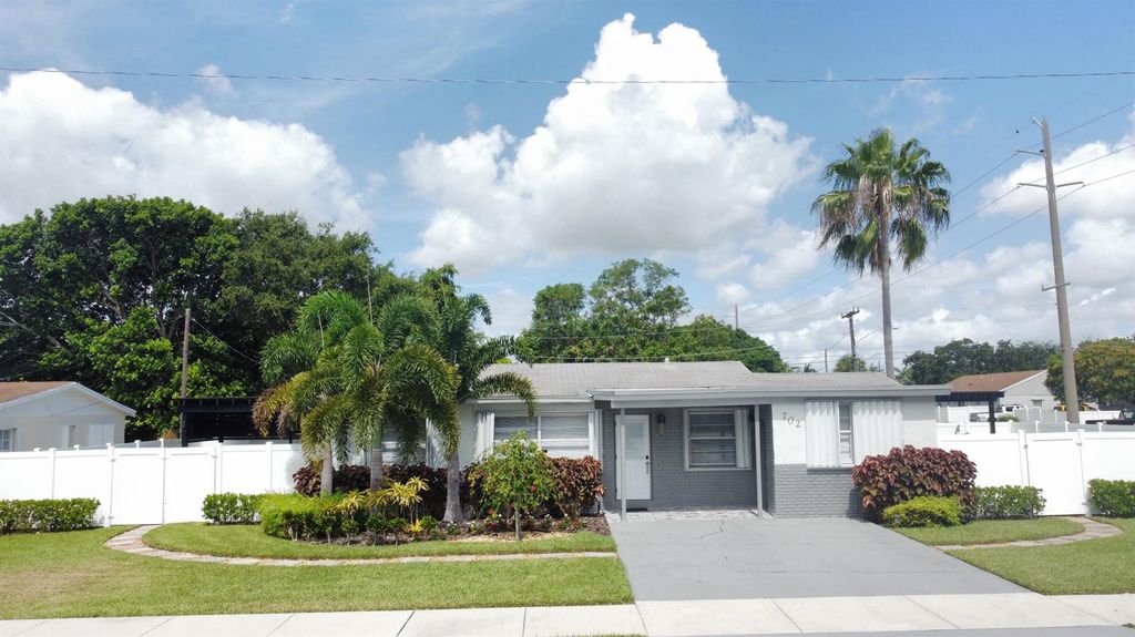 702 SW 1st Street, Delray Beach, FL 33444