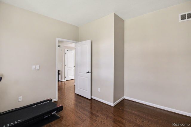 50371 LANGLEY Drive, Novi, MI 48374