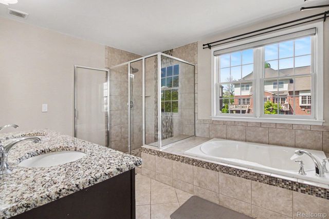 50371 LANGLEY Drive, Novi, MI 48374