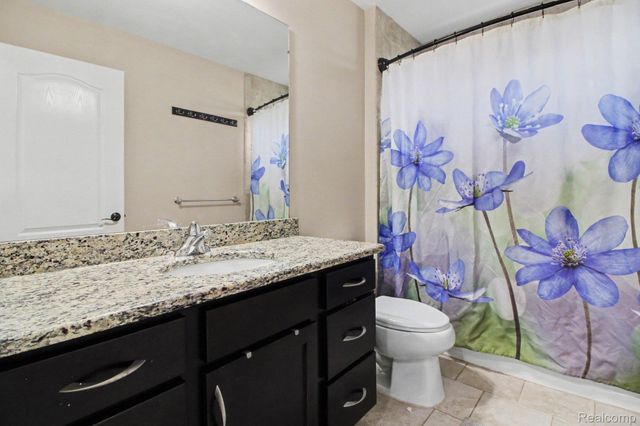 50371 LANGLEY Drive, Novi, MI 48374
