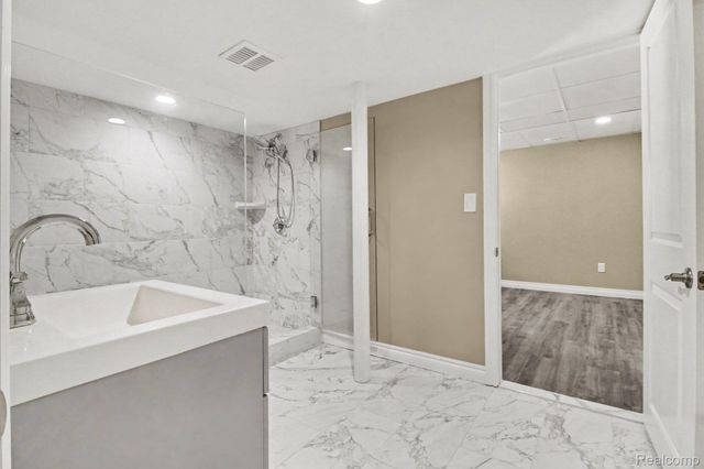50371 LANGLEY Drive, Novi, MI 48374