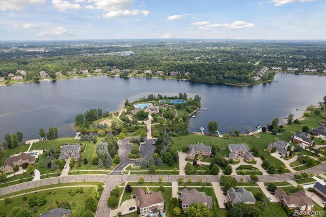 50371 LANGLEY Drive, Novi, MI 48374