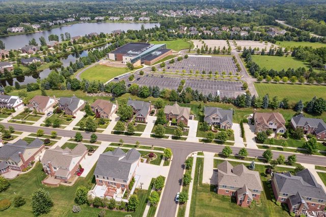 50371 LANGLEY Drive, Novi, MI 48374