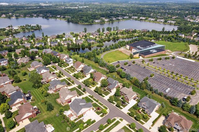50371 LANGLEY Drive, Novi, MI 48374
