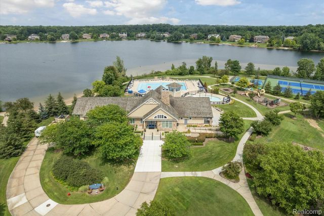50371 LANGLEY Drive, Novi, MI 48374