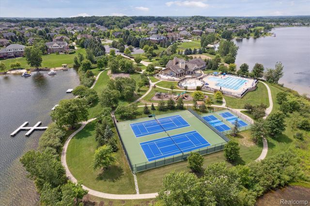 50371 LANGLEY Drive, Novi, MI 48374