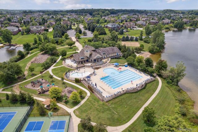 50371 LANGLEY Drive, Novi, MI 48374
