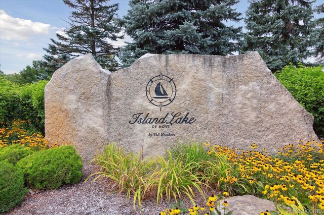 50371 LANGLEY Drive, Novi, MI 48374