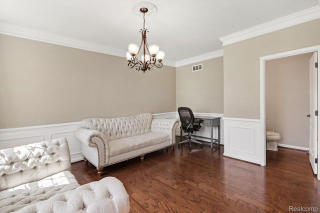 50371 LANGLEY Drive, Novi, MI 48374