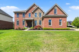 50371 LANGLEY Drive, Novi, MI 48374
