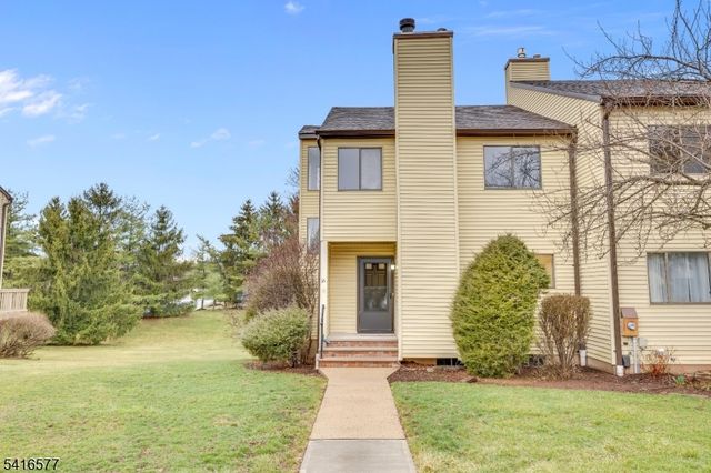 16 Lake Ct, Raritan Twp., NJ 08822