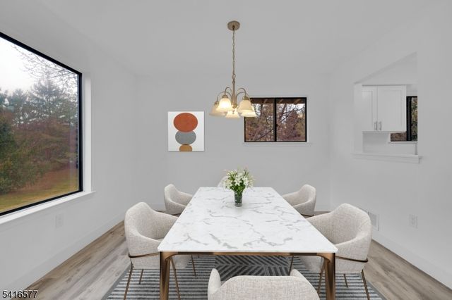 16 Lake Ct, Raritan Twp., NJ 08822