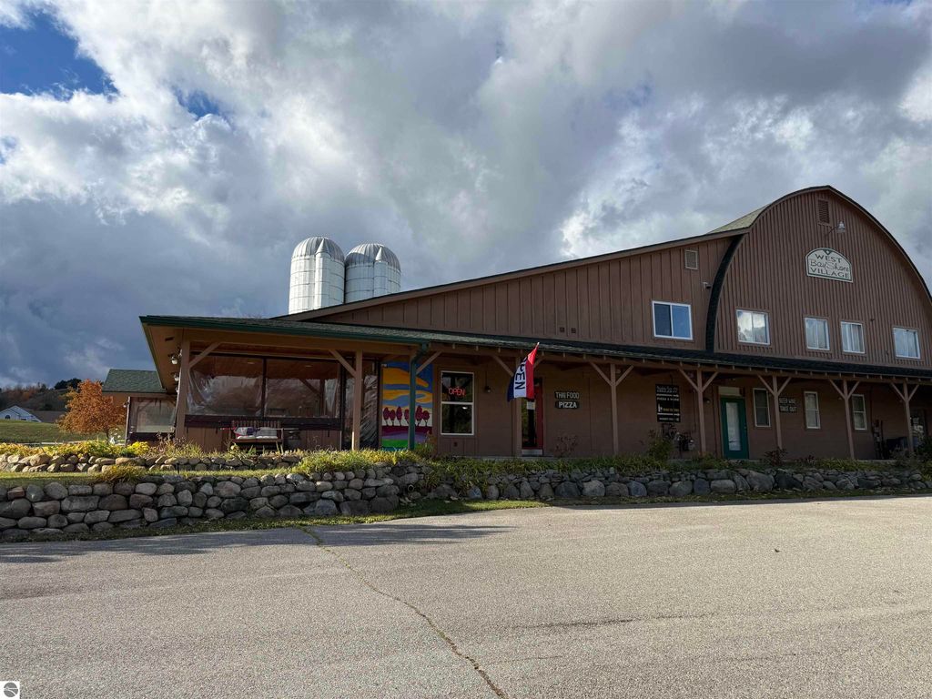 Image 2 of property listing at 5046 S West Bay Shore Dr # 4, Suttons Bay, MI 49682