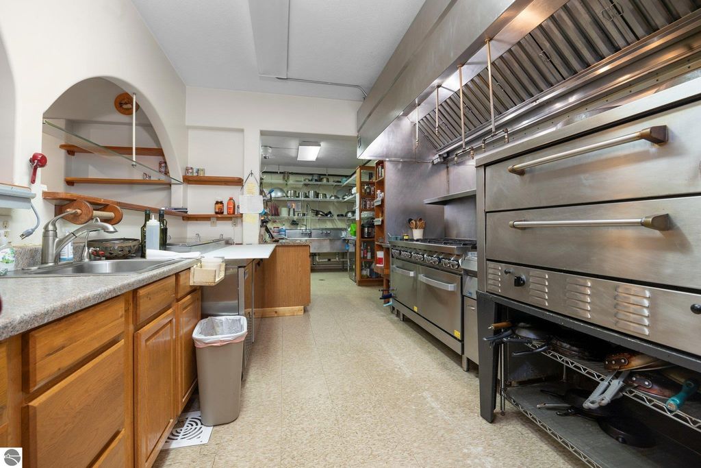 Image 5 of property listing at 5046 S West Bay Shore Dr # 4, Suttons Bay, MI 49682