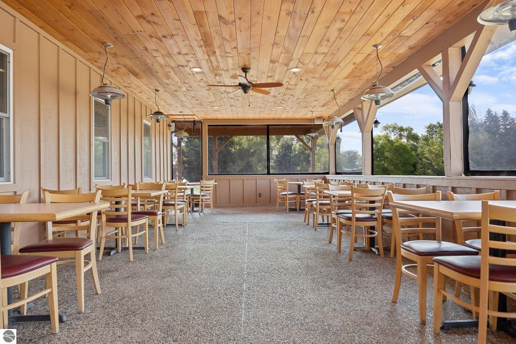 Image 6 of property listing at 5046 S West Bay Shore Dr # 4, Suttons Bay, MI 49682