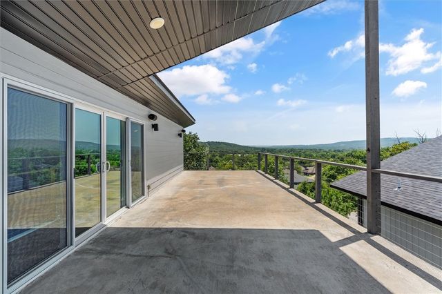 277 Paddock Loop, Fayetteville, AR 72701