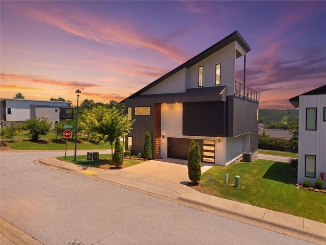 277 Paddock Loop, Fayetteville, AR 72701