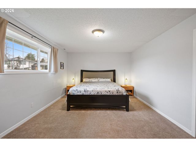 17670 Se EMERALD Dr, Milwaukie, OR 97267