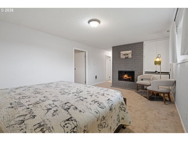 17670 Se EMERALD Dr, Milwaukie, OR 97267