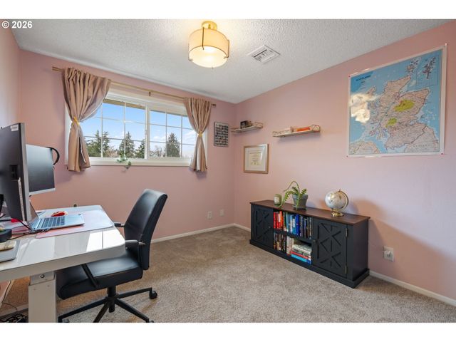 17670 Se EMERALD Dr, Milwaukie, OR 97267