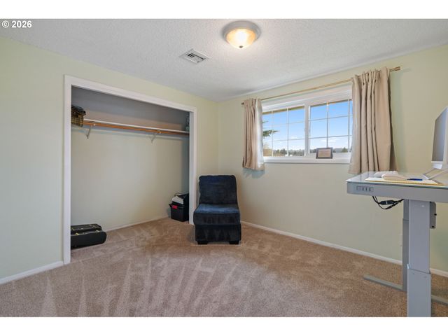 17670 Se EMERALD Dr, Milwaukie, OR 97267